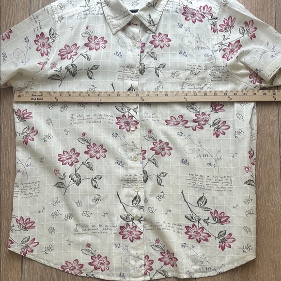 Vintage Cream Floral Button-Down Shirt - Picture 6 of 9